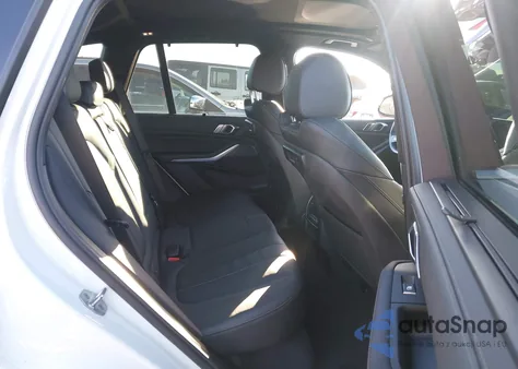 2022 BMW X5 xDrive40I z USA, uszkodzony, nr VIN 5UXCR6C04N9N08961